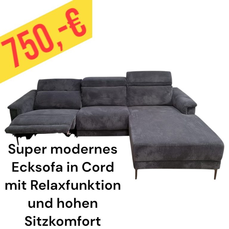 Modernes Ecksofa aus Cord mit Relaxfunktion und hohem Sitzkomfort, Preis: 750 €.